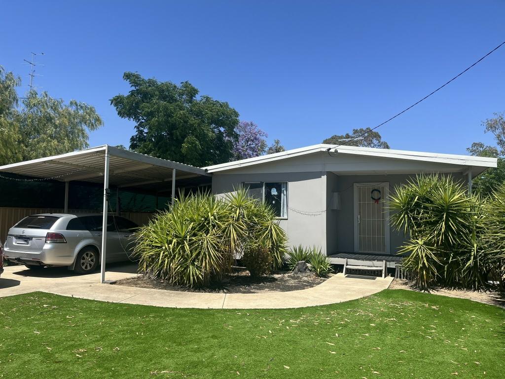 9 Byfield St, Meckering, WA 6405