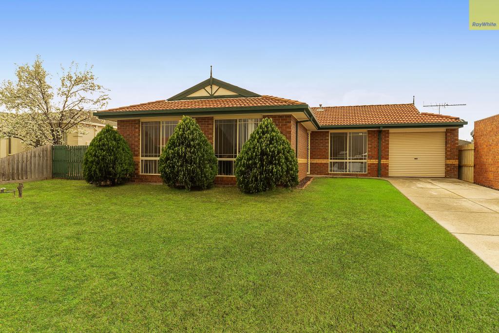 11 Peters Cl, Maddingley, VIC 3340