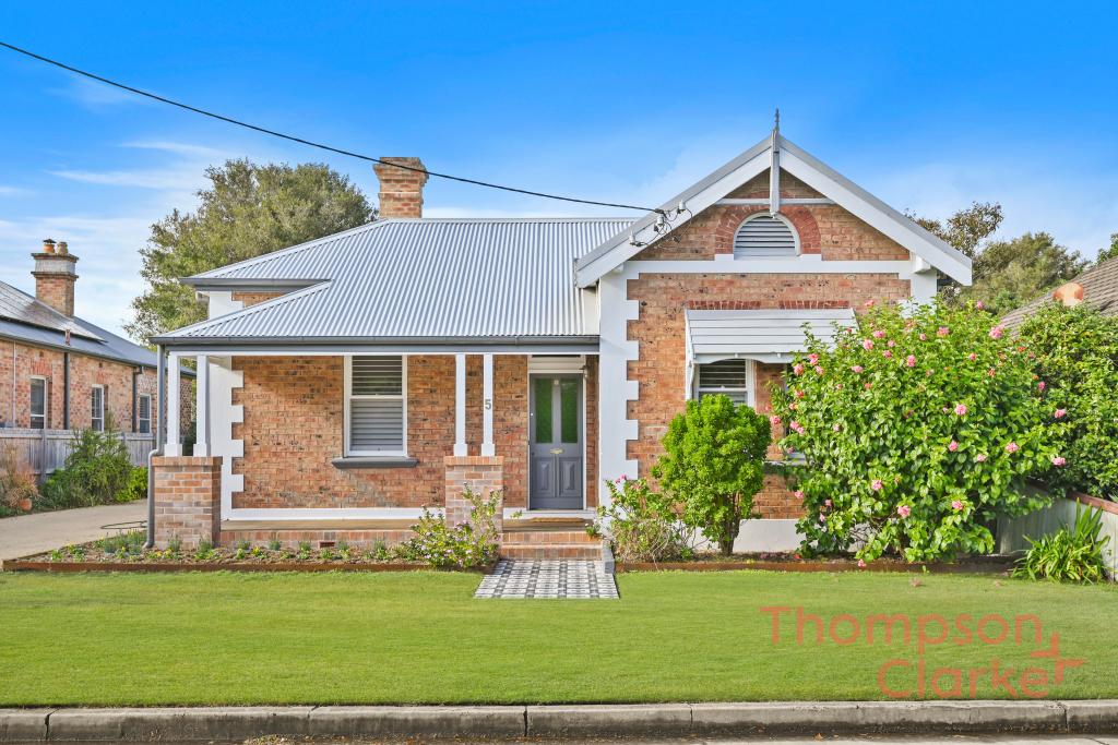 5 Queen St, Lorn, NSW 2320