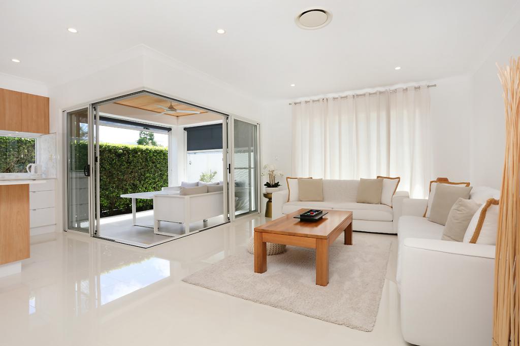 1065 Lakeview Tce, Benowa, QLD 4217