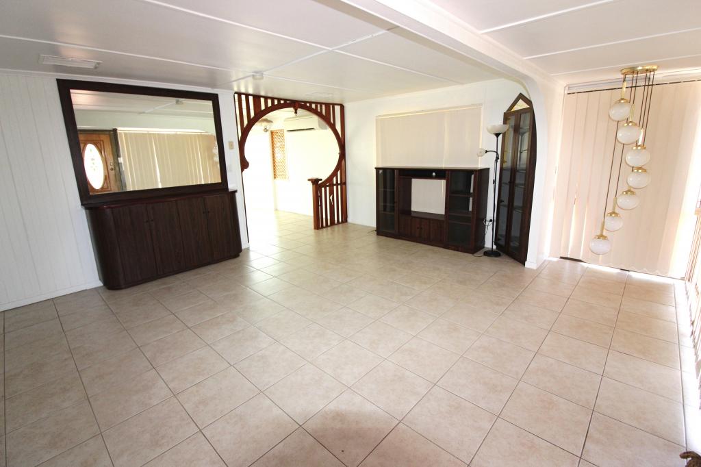 60 Clarke St, Mornington, QLD 4825