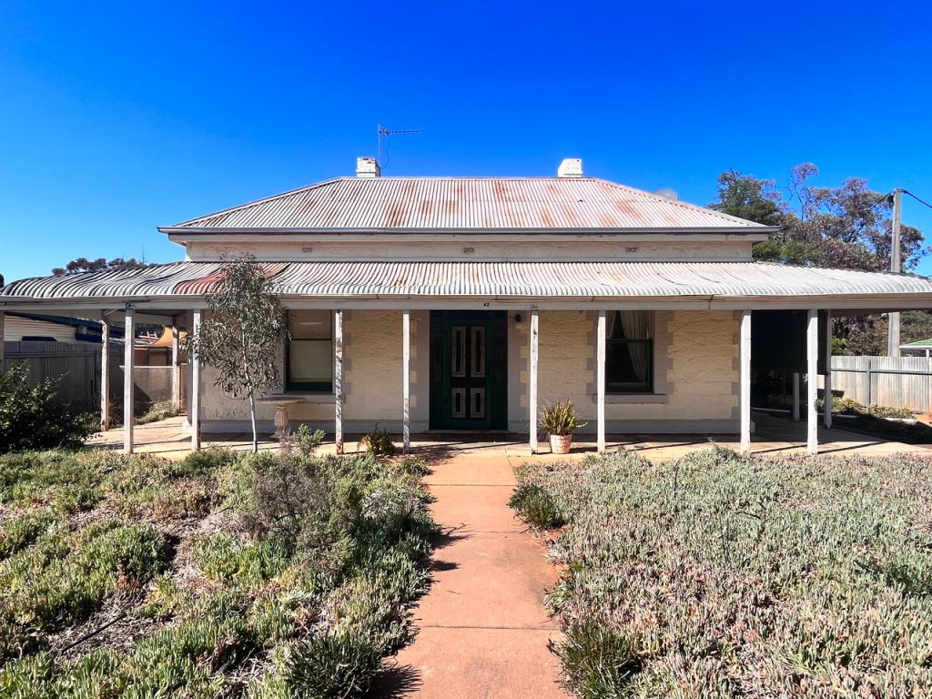 42 Victoria St, Peterborough, SA 5422