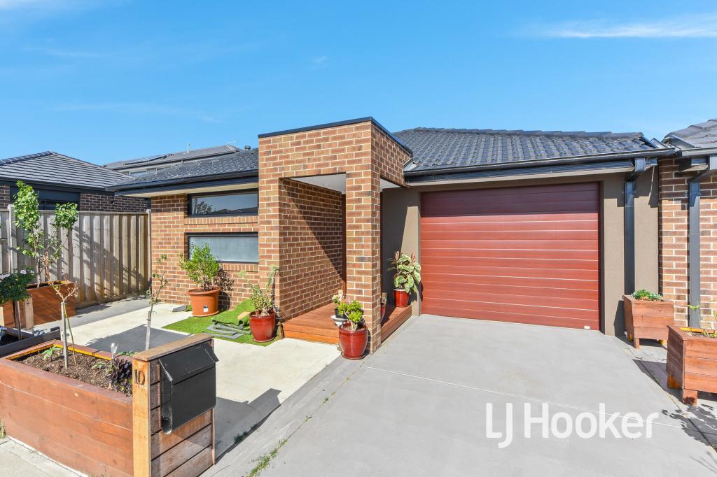 10 Gecko Cres, Clyde North, VIC 3978