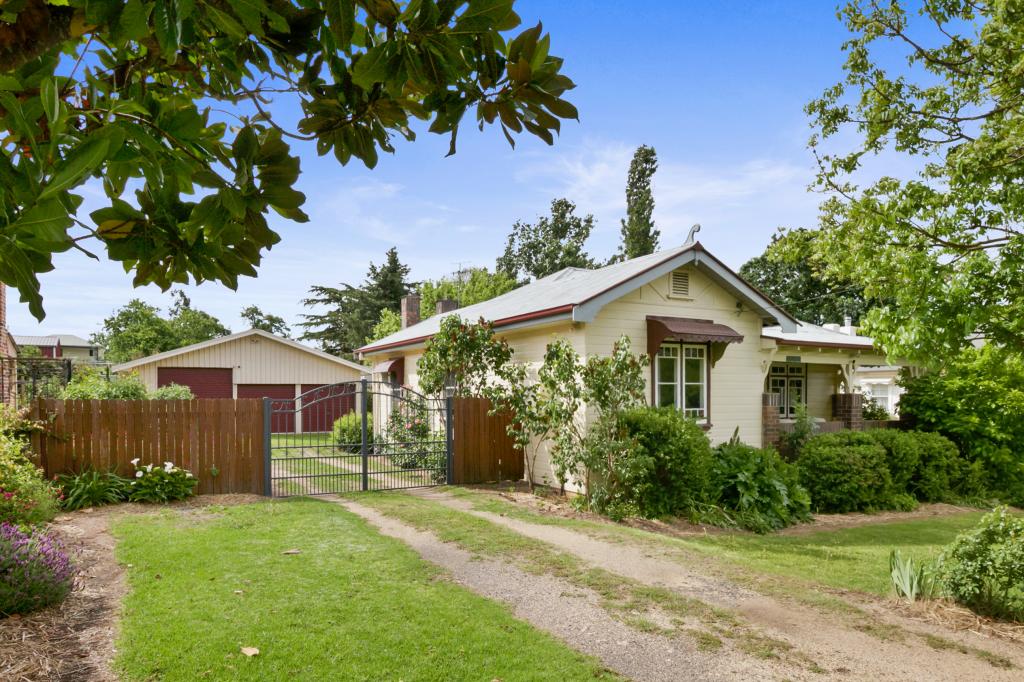 27 Queen St, Uralla, NSW 2358