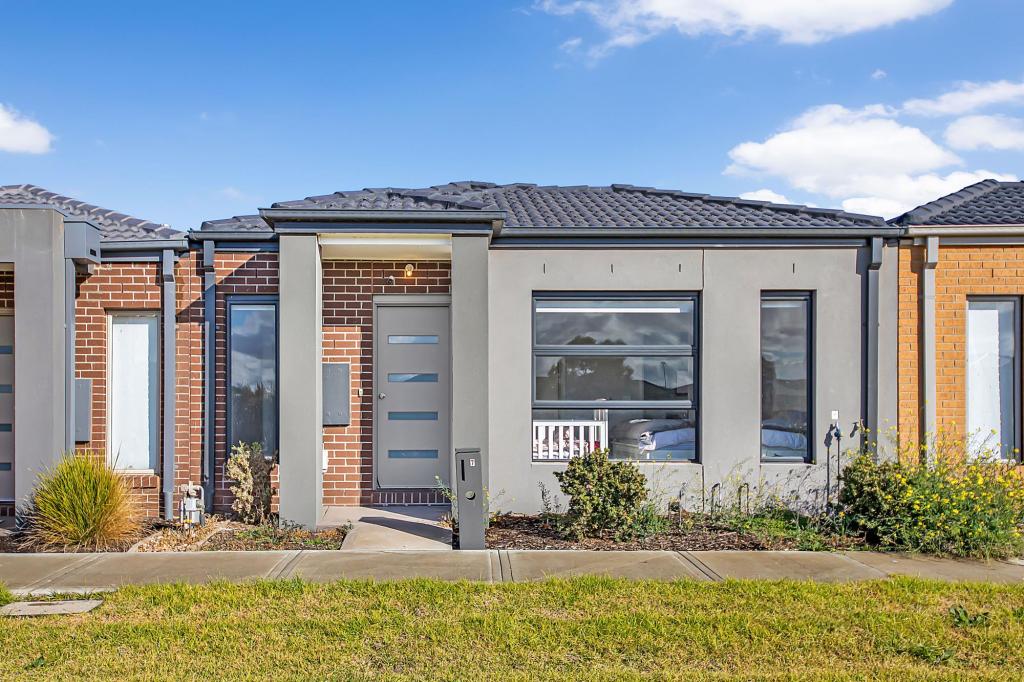 7 FOX WALK, TRUGANINA, VIC 3029