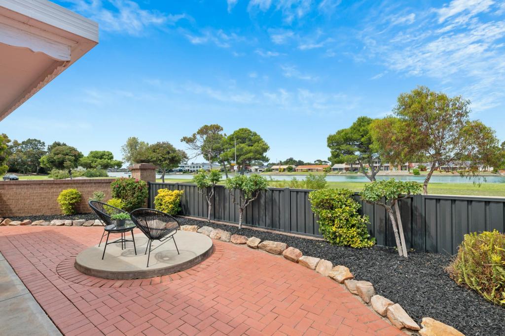 1/1 Moorea Ct, West Lakes, SA 5021