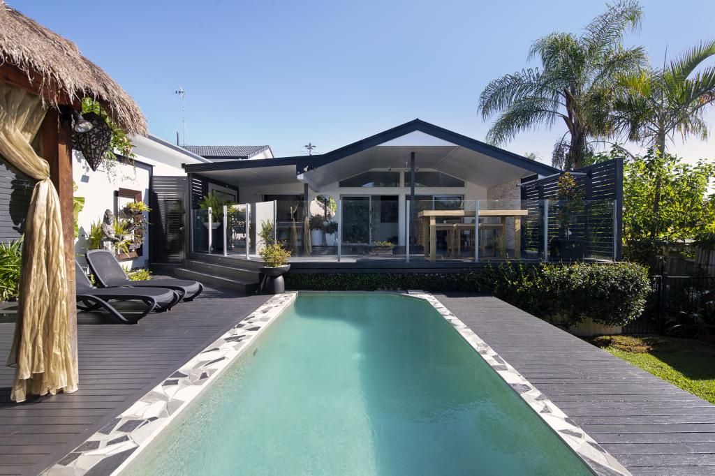 138 Heeb St, Benowa, QLD 4217