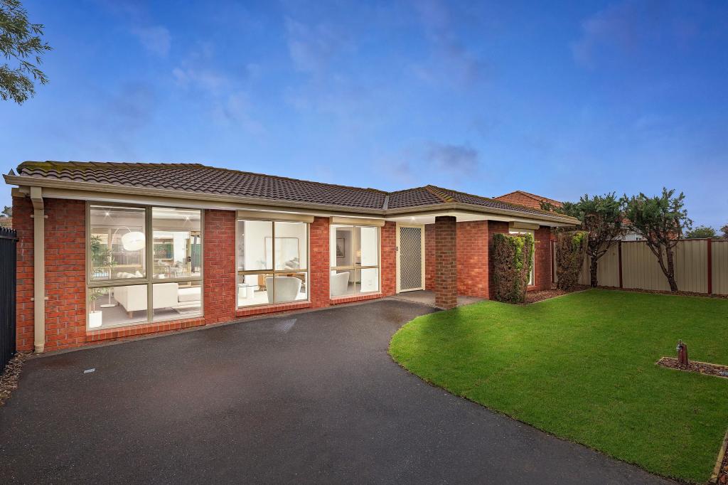 52 Meadowbank Dr, Sunshine North, VIC 3020