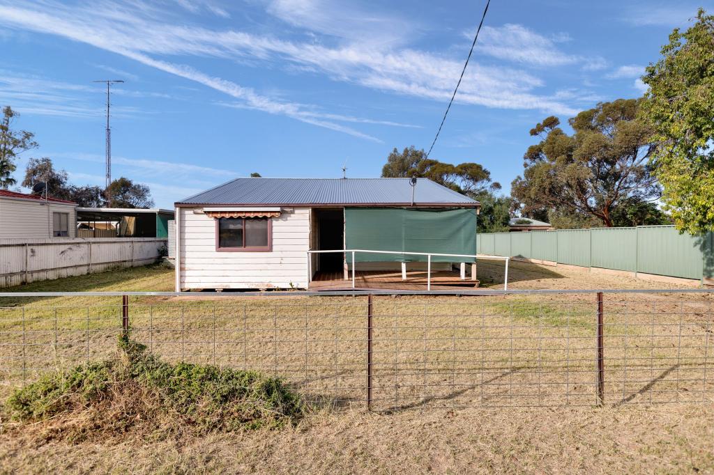 15 Henderson St, Ouyen, VIC 3490