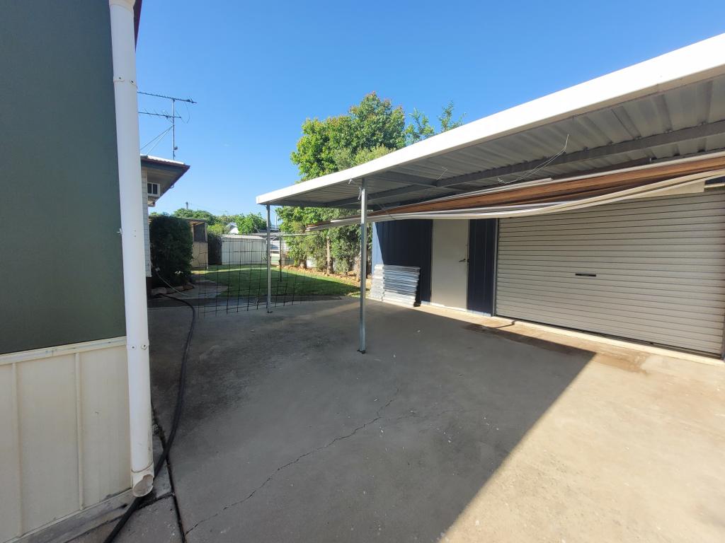 11 Bluff St, Blackwater, QLD 4717