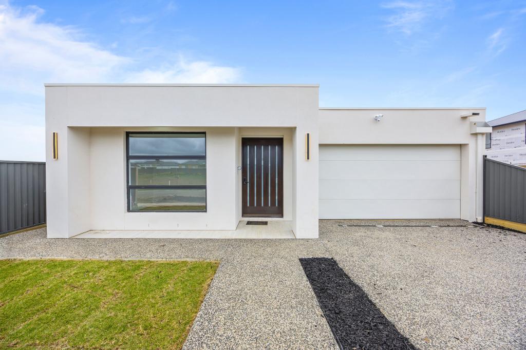24 Aylward St, Lucas, VIC 3350