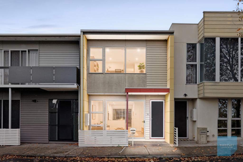 16 The Esplanade, Caroline Springs, VIC 3023