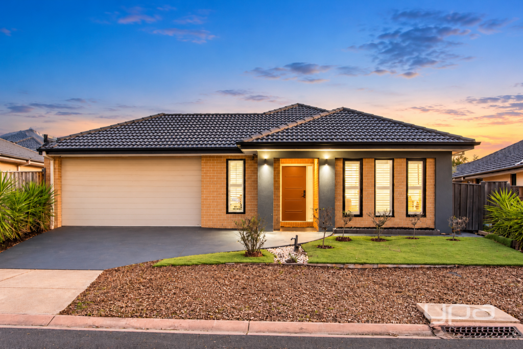 24 BRINDABELLA CH, POINT COOK, VIC 3030