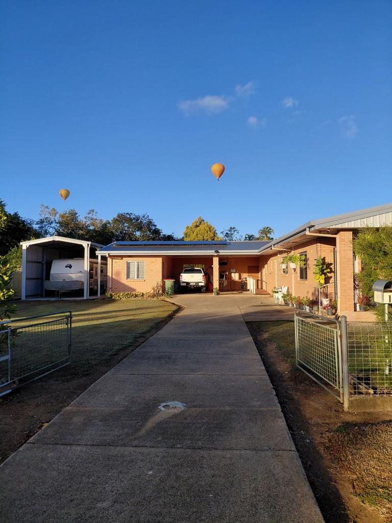 10 FOULIS ST, MAREEBA, QLD 4880