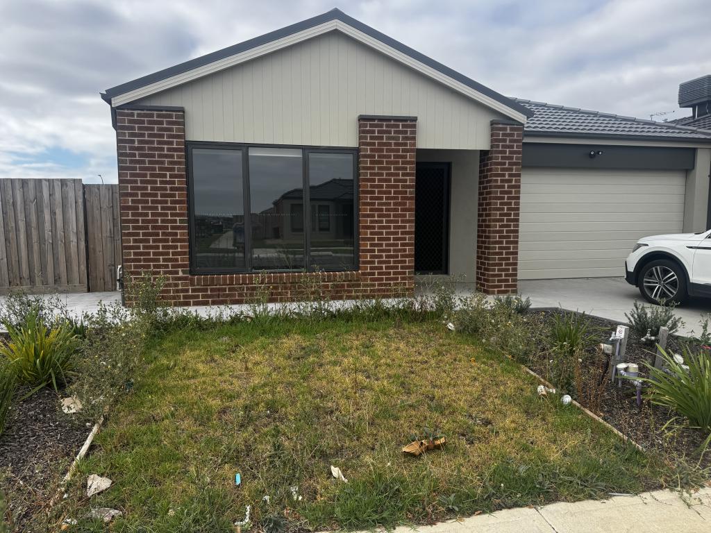 30 FICUS CCT, WALLAN, VIC 3756