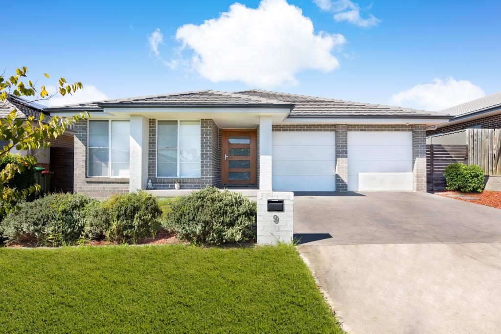 9 Finlay St, Oran Park, NSW 2570
