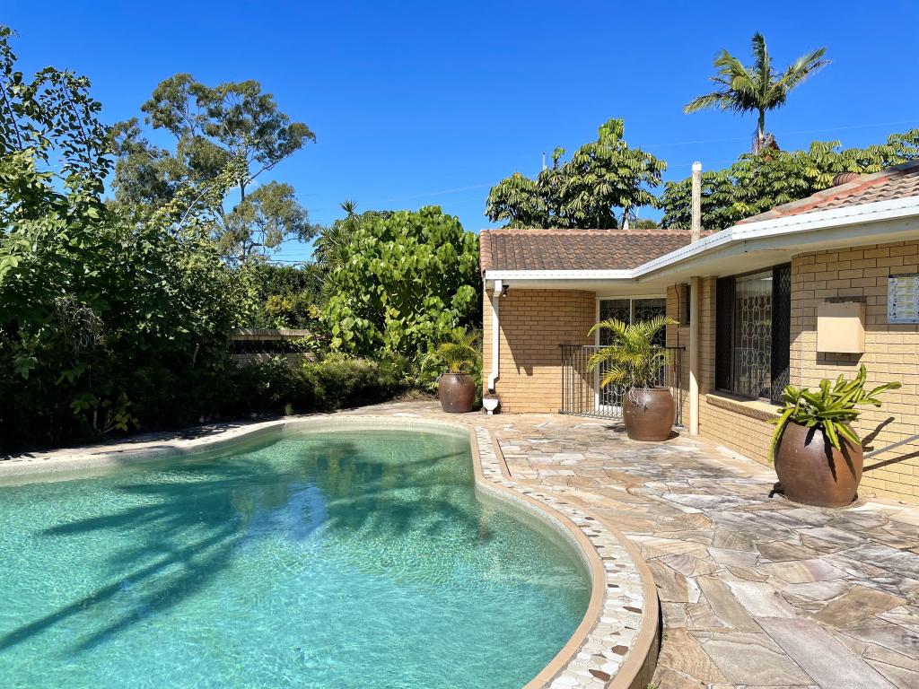 2 Andrea Ave, Broadbeach Waters, QLD 4218