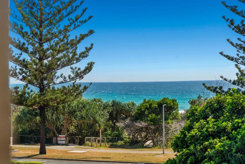 9/125 Golden Four Dr, Bilinga, QLD 4225