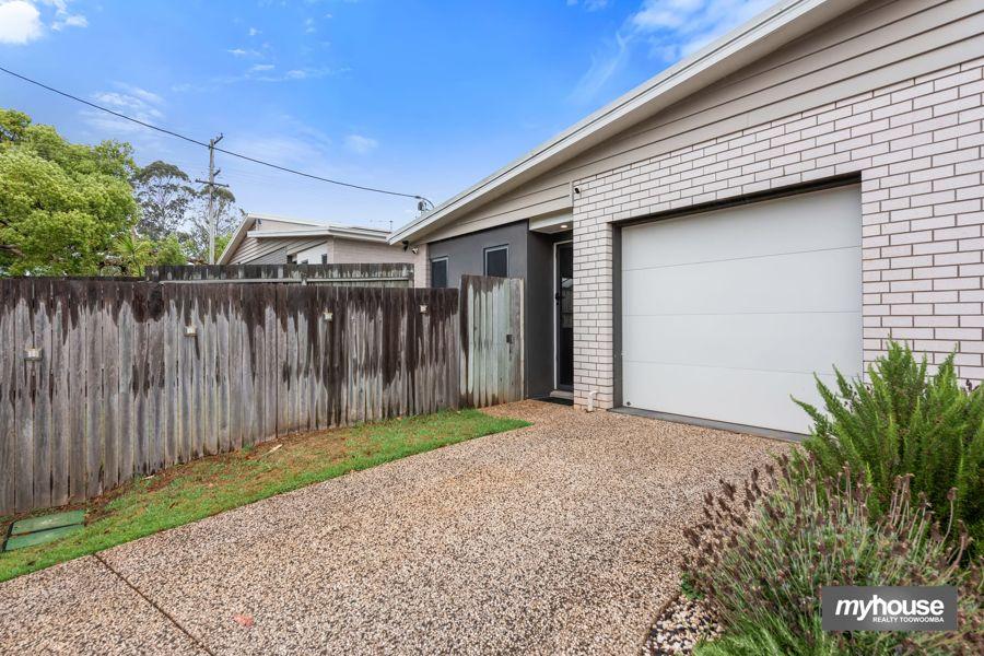 1/2b Grey St, South Toowoomba, QLD 4350