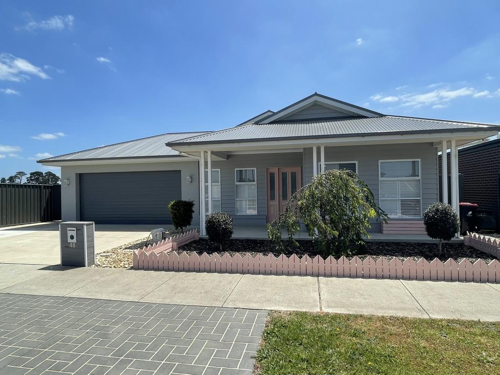 48 Surkitt Bvd, Sale, VIC 3850