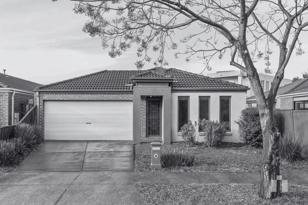 4 DOBSON AVE, SOUTH MORANG, VIC 3752