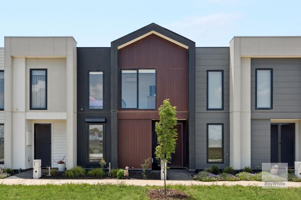 31 EMMANUE ST, DEANSIDE, VIC 3336