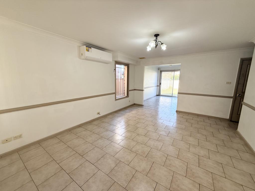 16a Woolgoolga Ave, Hoxton Park, NSW 2171