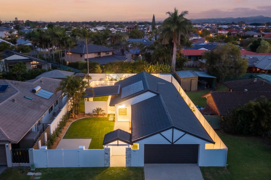 5 Kincardine Dr, Benowa, QLD 4217