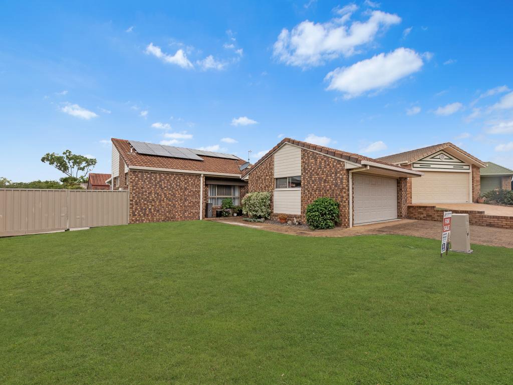 6 WOODLAND CL, TORQUAY, QLD 4655