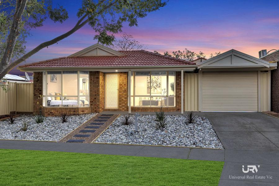 23 Pinnock Ave, Roxburgh Park, VIC 3064
