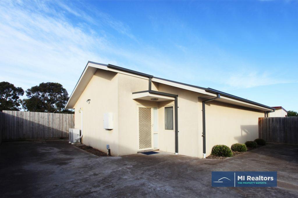 2/20 Centenary Cres, Werribee, VIC 3030