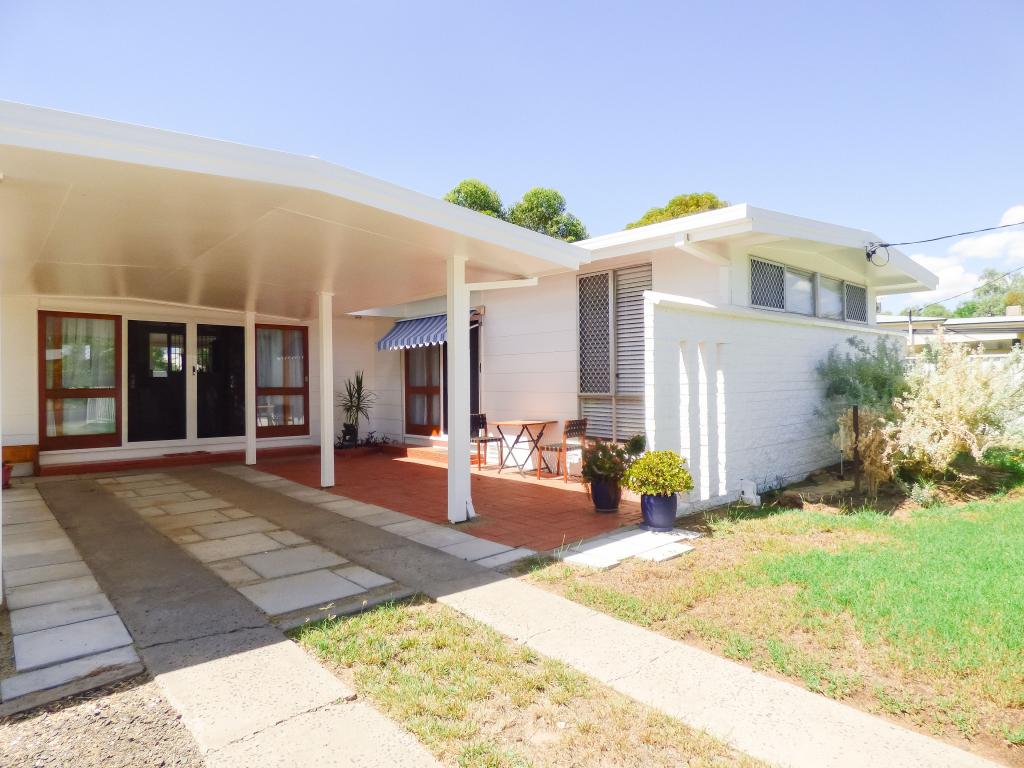8 Nightingale St, Roma, QLD 4455