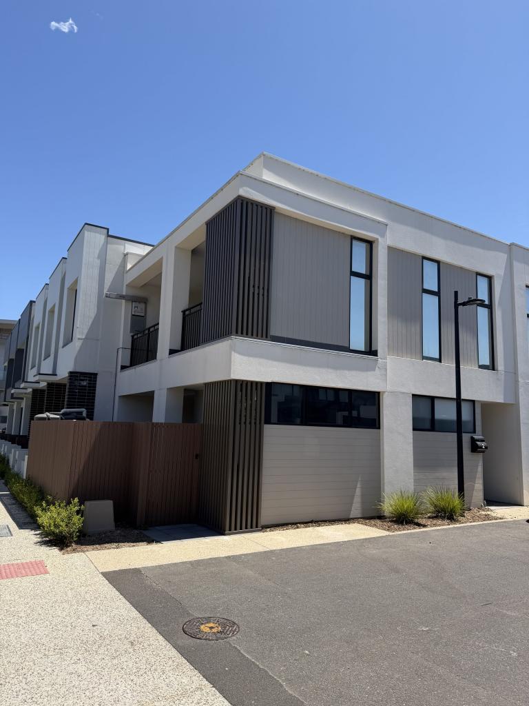 2 Saltbush Lane, West Lakes, SA 5021