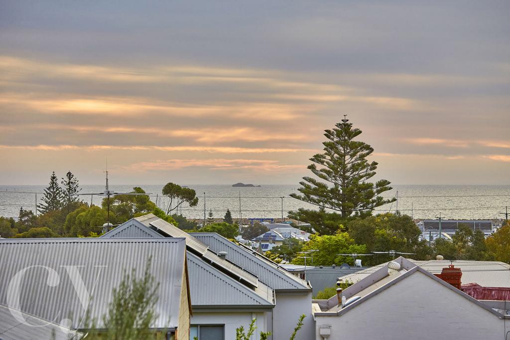 27/11 Mcatee Ct, Fremantle, WA 6160