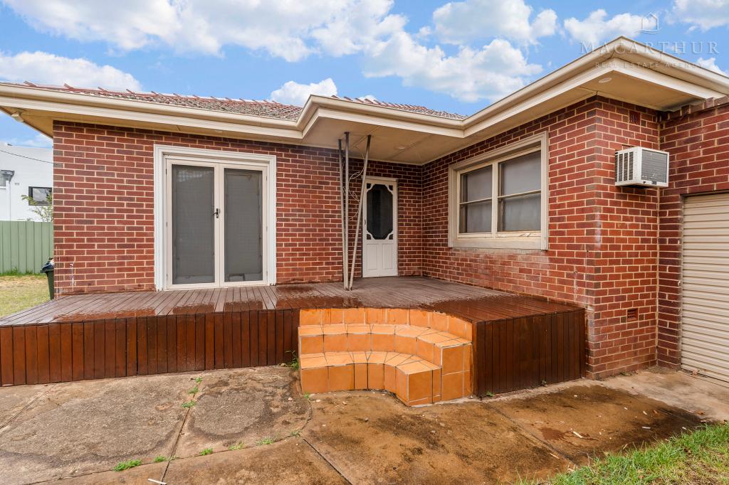 34 Heath St, Turvey Park, NSW 2650