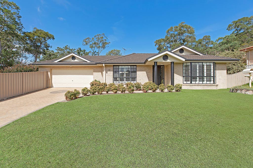 11 Jabiru St, Carey Bay, NSW 2283