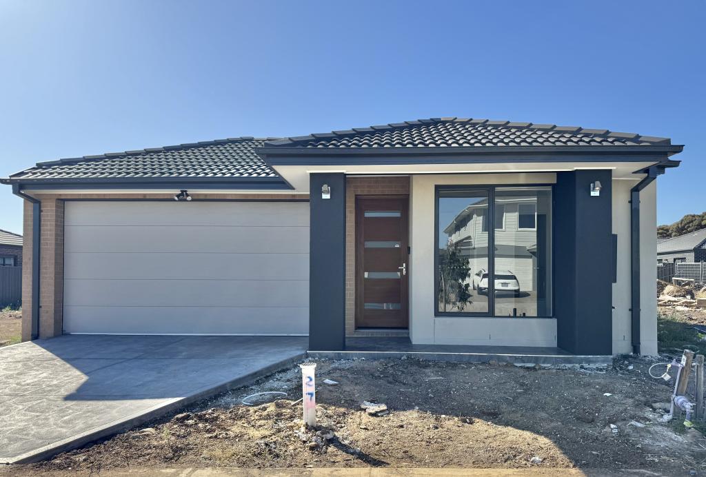 35 Cyad Way, Manor Lakes, VIC 3024