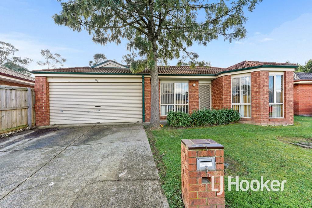 33 Maria Cres, Pakenham, VIC 3810