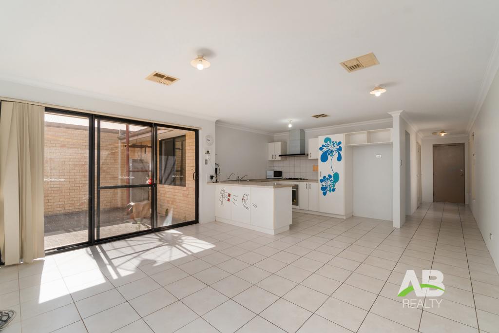 2/36 Leach Rd, Wanneroo, WA 6065