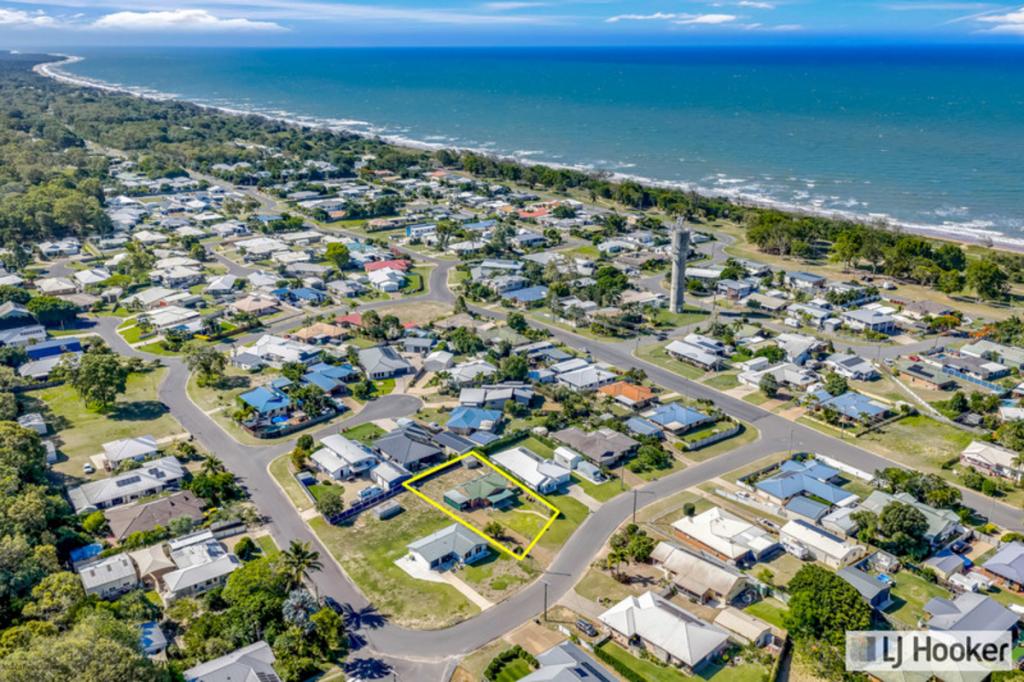 6 Alexander Dr, Moore Park Beach, QLD 4670