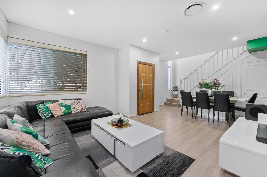 3/75 Hampton Court Rd, Carlton, NSW 2218