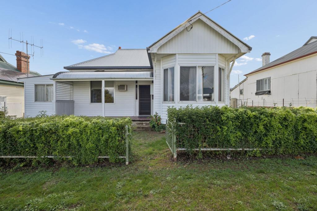 37 Clarke St, Harden, NSW 2587