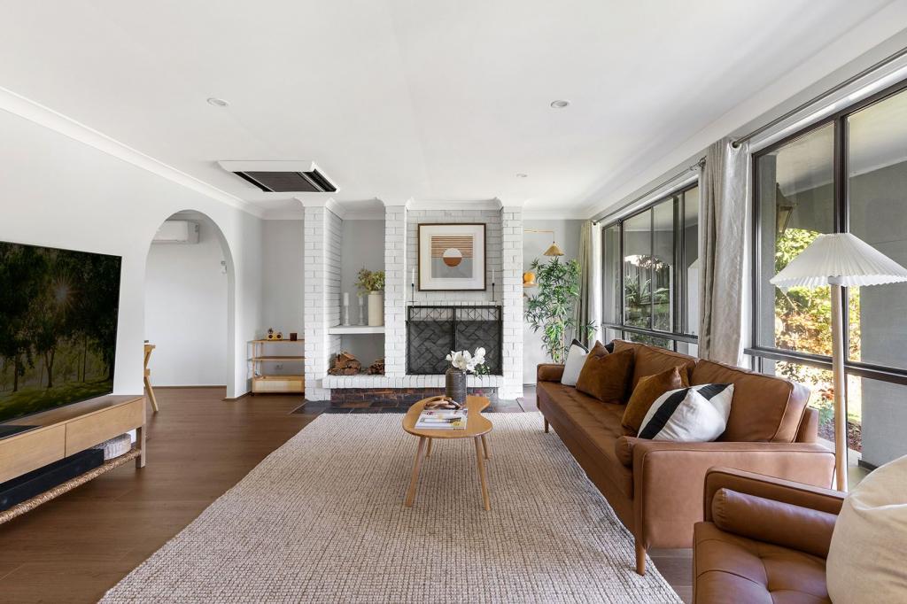 18 Chelmsford Rd, Asquith, NSW 2077