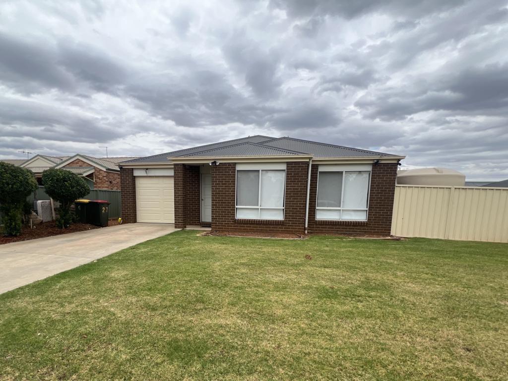 27 MIDDLETON AVE, GRIFFITH, NSW 2680