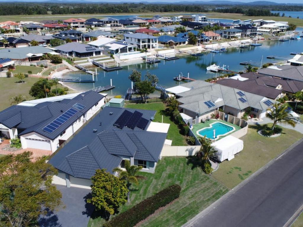 1 Nabilla Ct, Yamba, NSW 2464