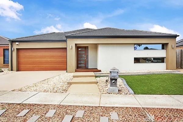 76 ROSE GRANGE BVD, TARNEIT, VIC 3029