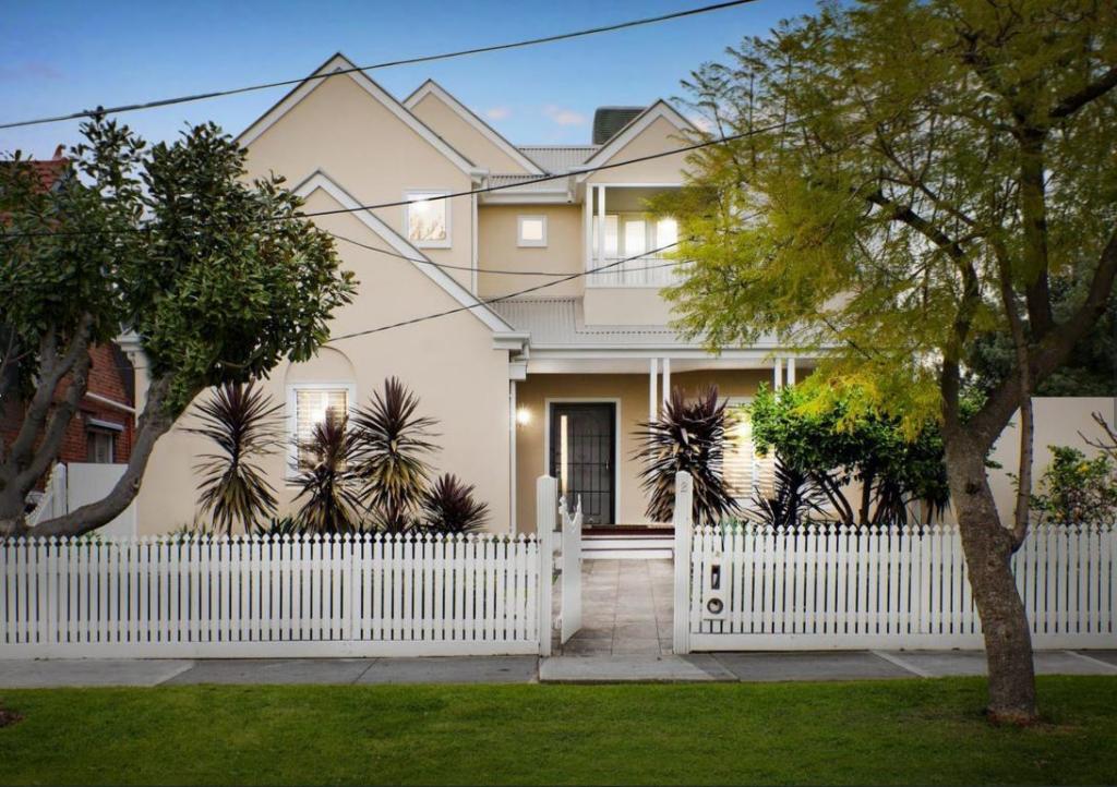 2 RIPPON ST, FOOTSCRAY, VIC 3011