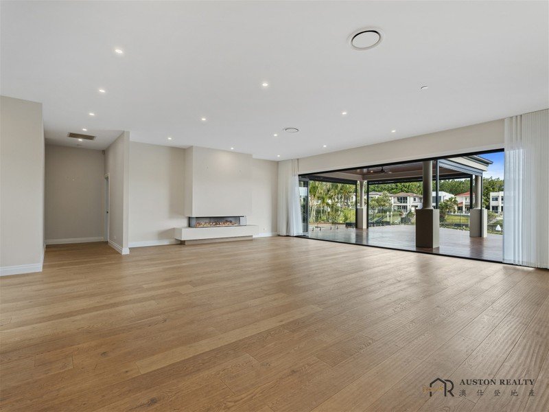 2218 Taromeo Ct, Hope Island, QLD 4212