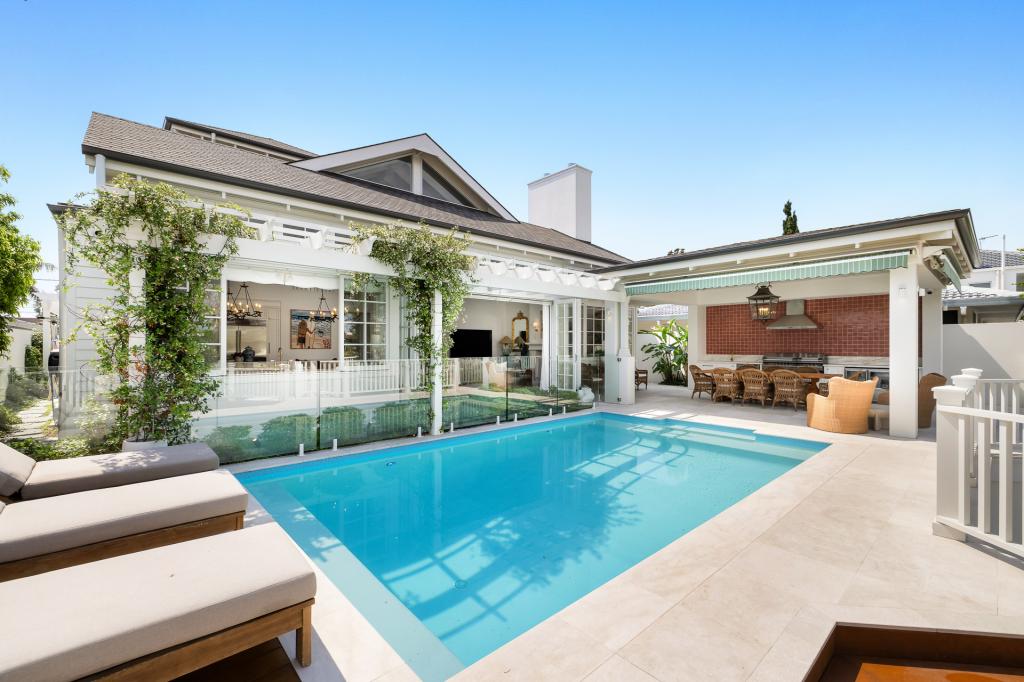 11 La Scala Ct, Surfers Paradise, QLD 4217