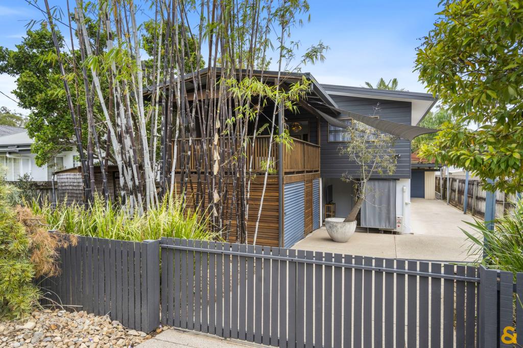 13 IAN ST, THORNESIDE, QLD 4158